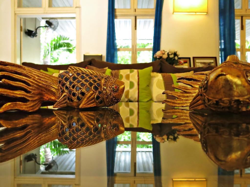 Blue Lime Phnom Penh Hotel Exterior photo