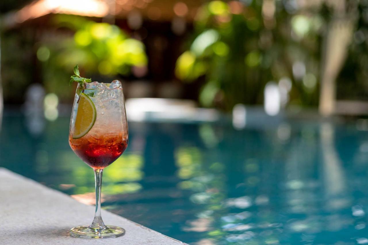 Blue Lime Phnom Penh Hotel Exterior photo